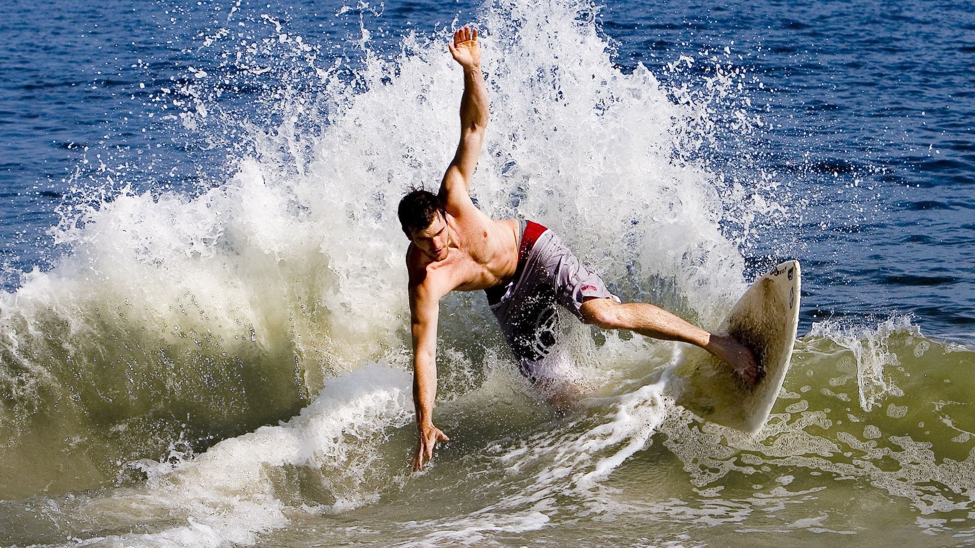 西甲超级精彩:破门、助攻、扑救无一遗漏!,西甲pro